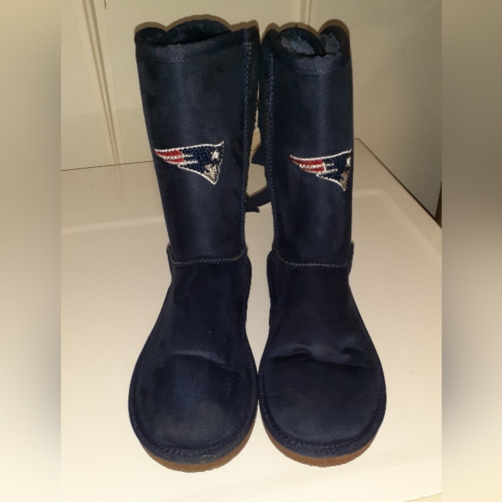 Womens' dark blue New England Patriots cozy boots - size 10